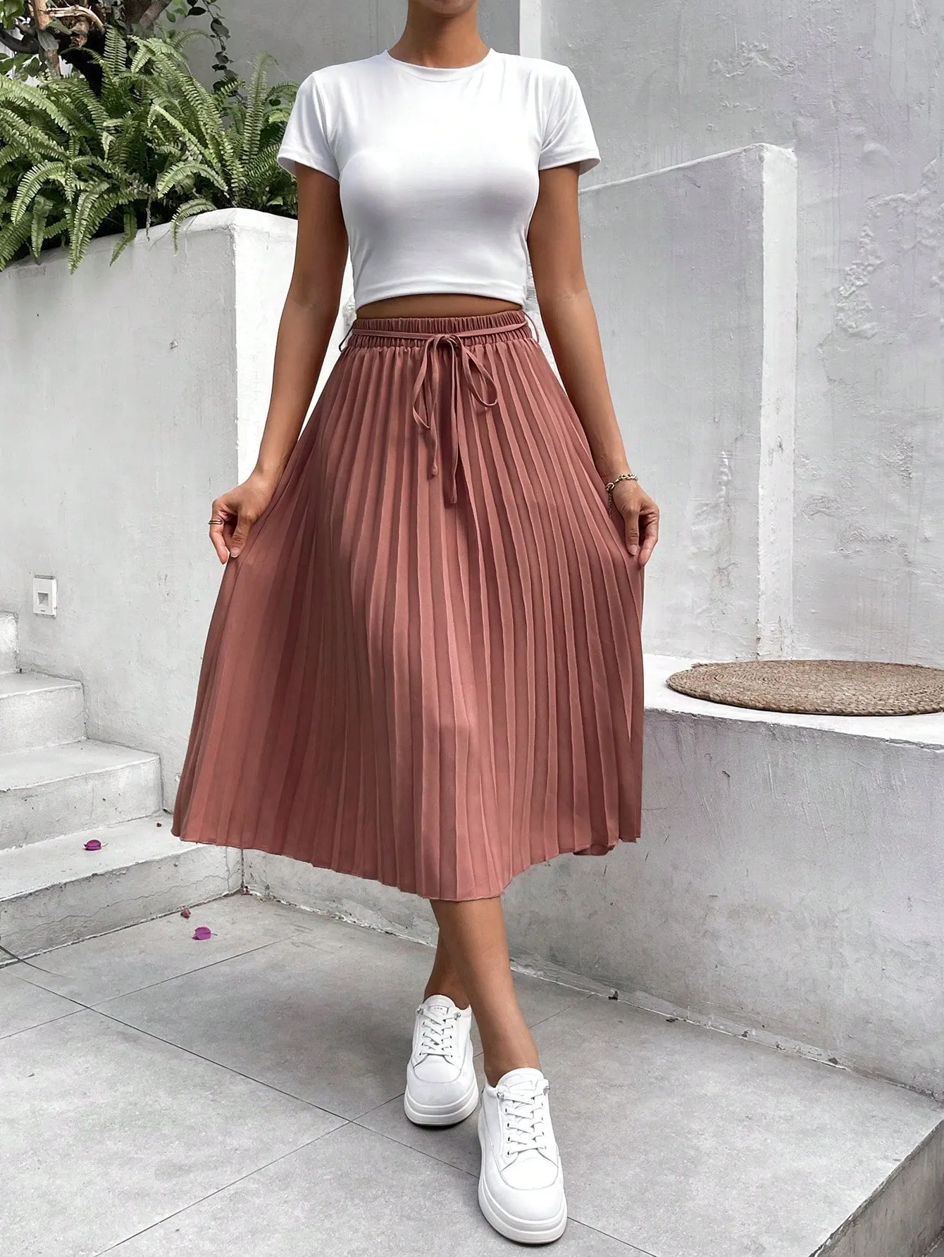 Dusty Pink Solid Pleated High Waist Skirt