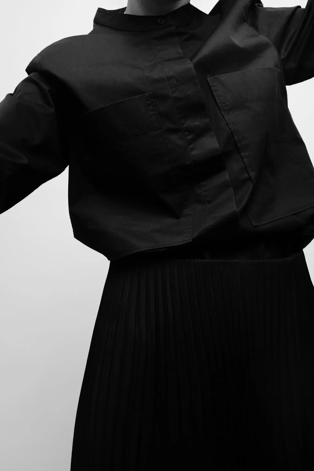 PLEATED LUCID BLACK SET SKIRT
